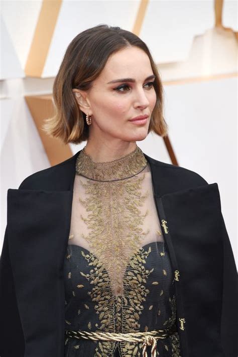 vestito red carpet stelle dior ricamate|Vestito moda 2020: l'abito Dior di Natalie Portman agli Oscar .